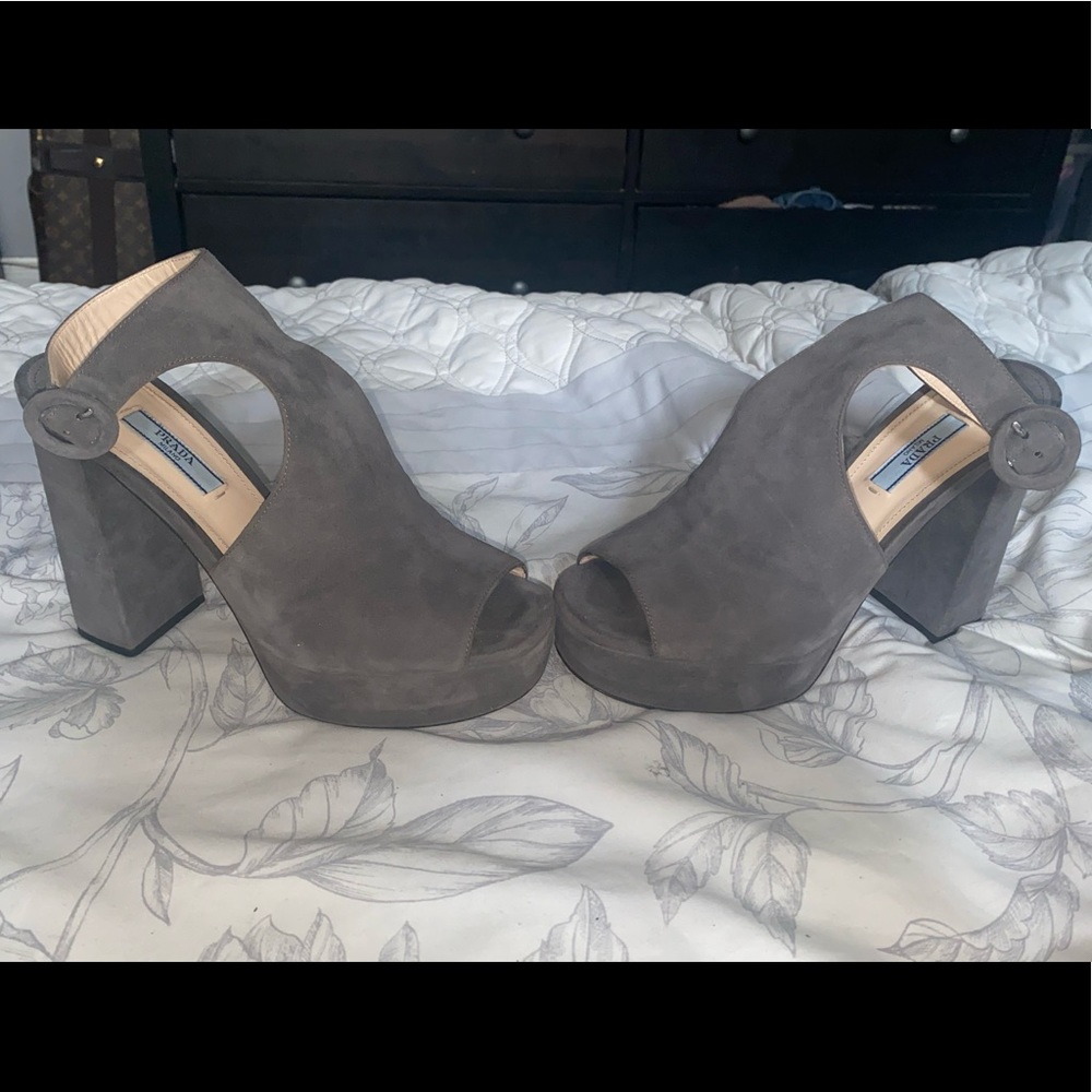 🔥🔥Prada Suede Chunky Heel Platform Sandals